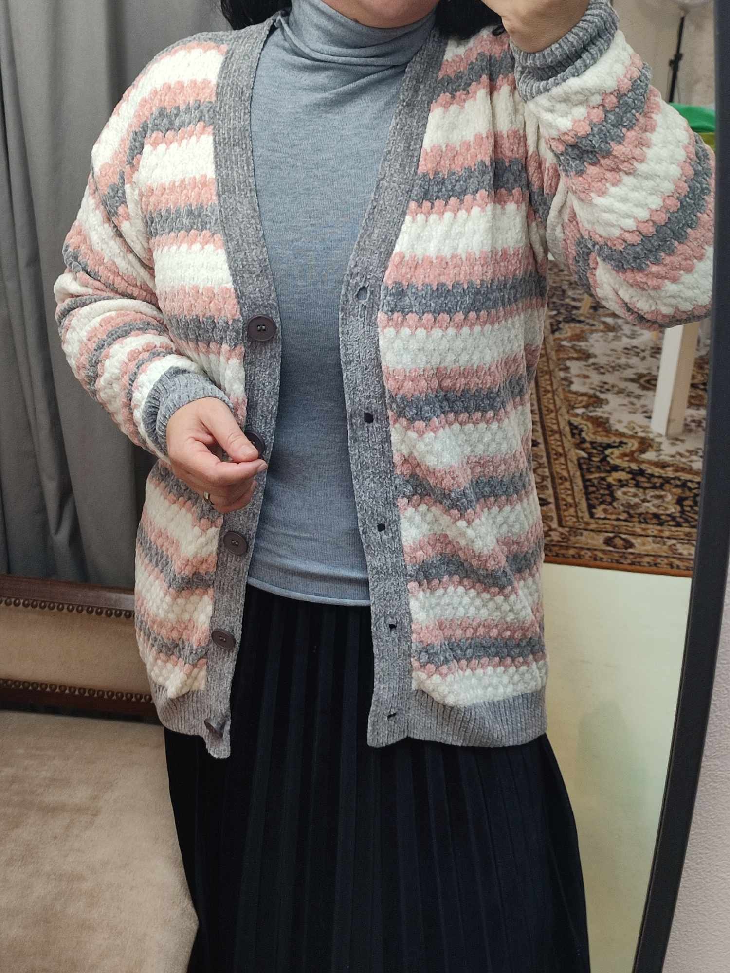 casaco fofinho rosa e cinza